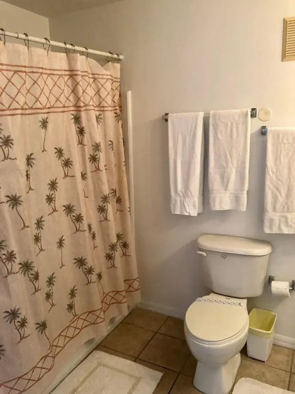 Three Bedroom Condo - 8841 GP - Vusa