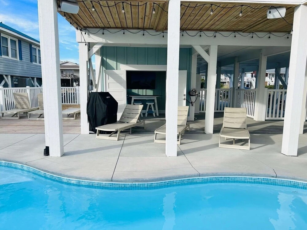 Fish-n-chips By The Sea 6 Bedroom Home by RedAwning