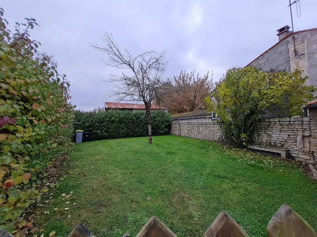 Maison de caractère avec jardin, barque et VTT dans le Marais Poitevin - FR-1-426-139
