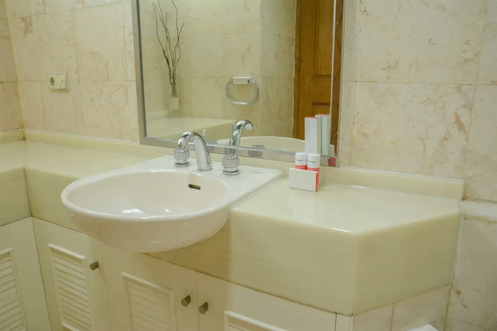 Big 1 Bedroom Park Royale Apartment By Travelio
