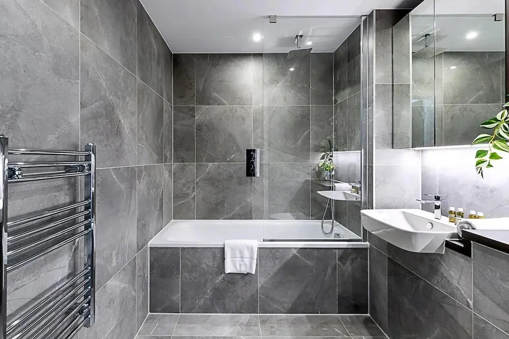 Sleek and Stylish 9th Floor Apartment