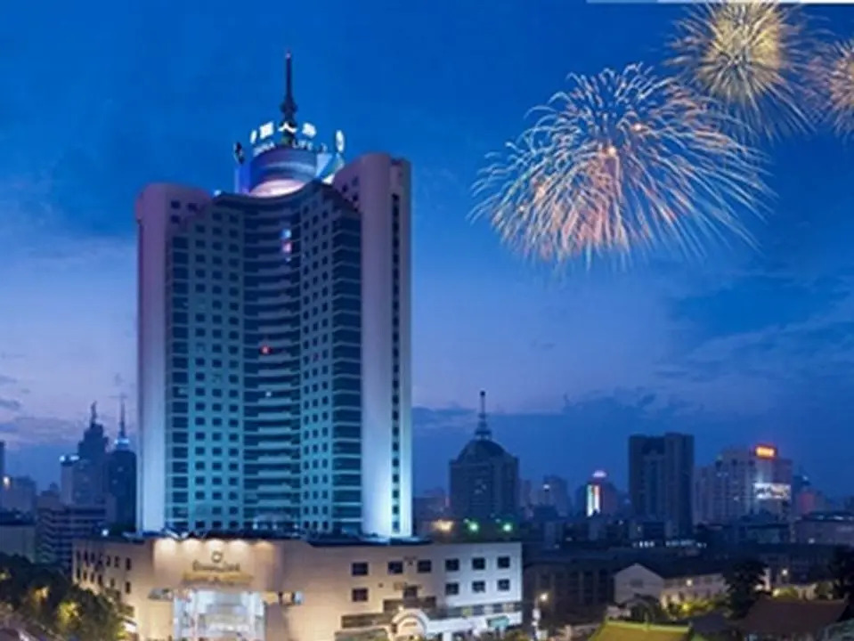 Kunming Green Land Hotel