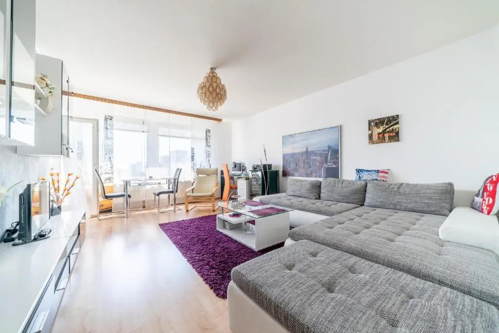 Id 5546 - Private Apartment
