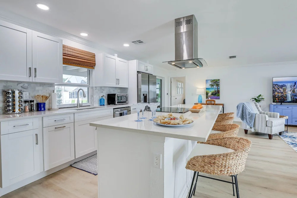 Pet-friendly Cape Coral Gem w/ Pool, 3 Mi to Beach
