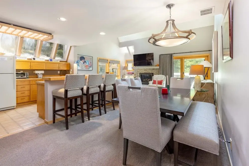13 Liftside 3 Bedroom Townhouse by RedAwning