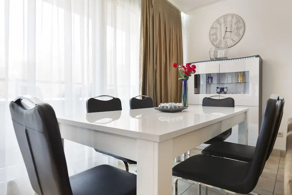 The Queen Luxury Apartmen-Villa Vittoria