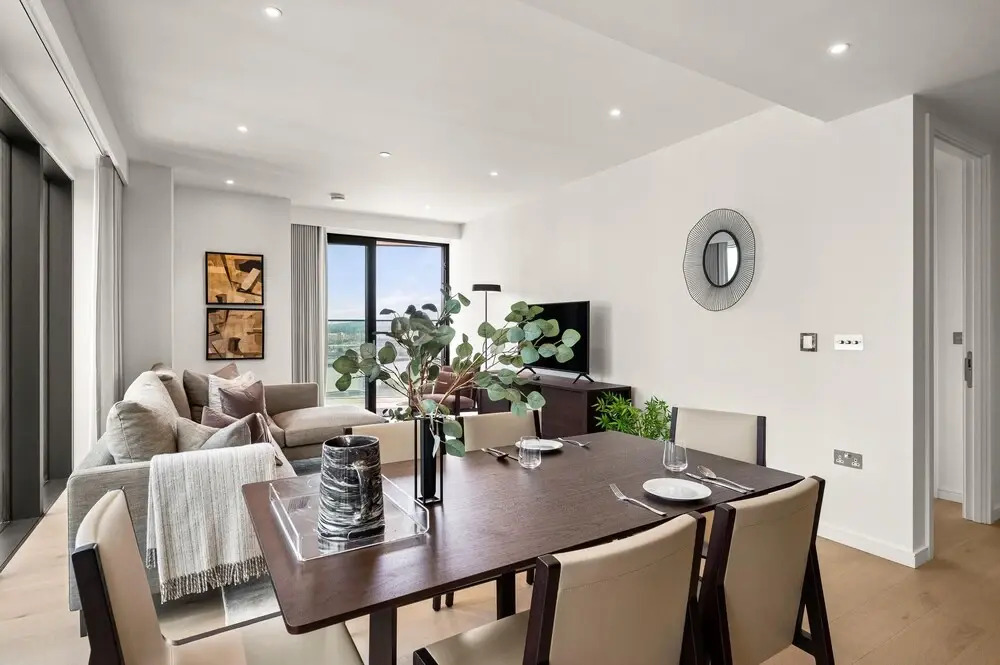 Deluxe two Bedroom Apartment in London s Canary Wharf