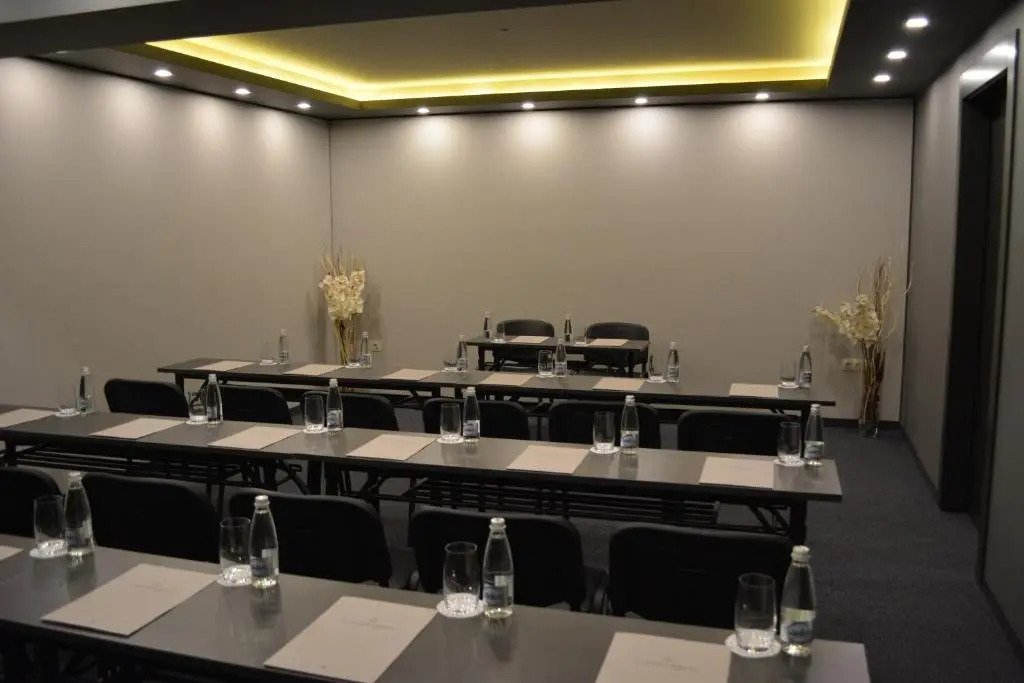All Seasons Residence Design Hotel