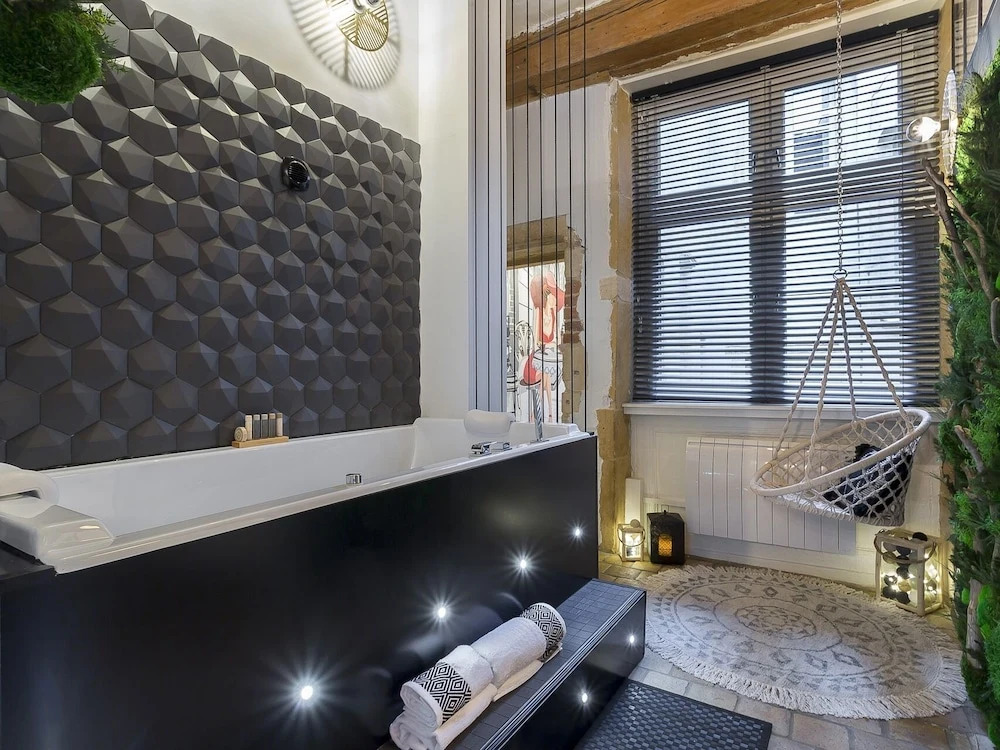 Host Inn Coeur Vieux Lyon & SPA