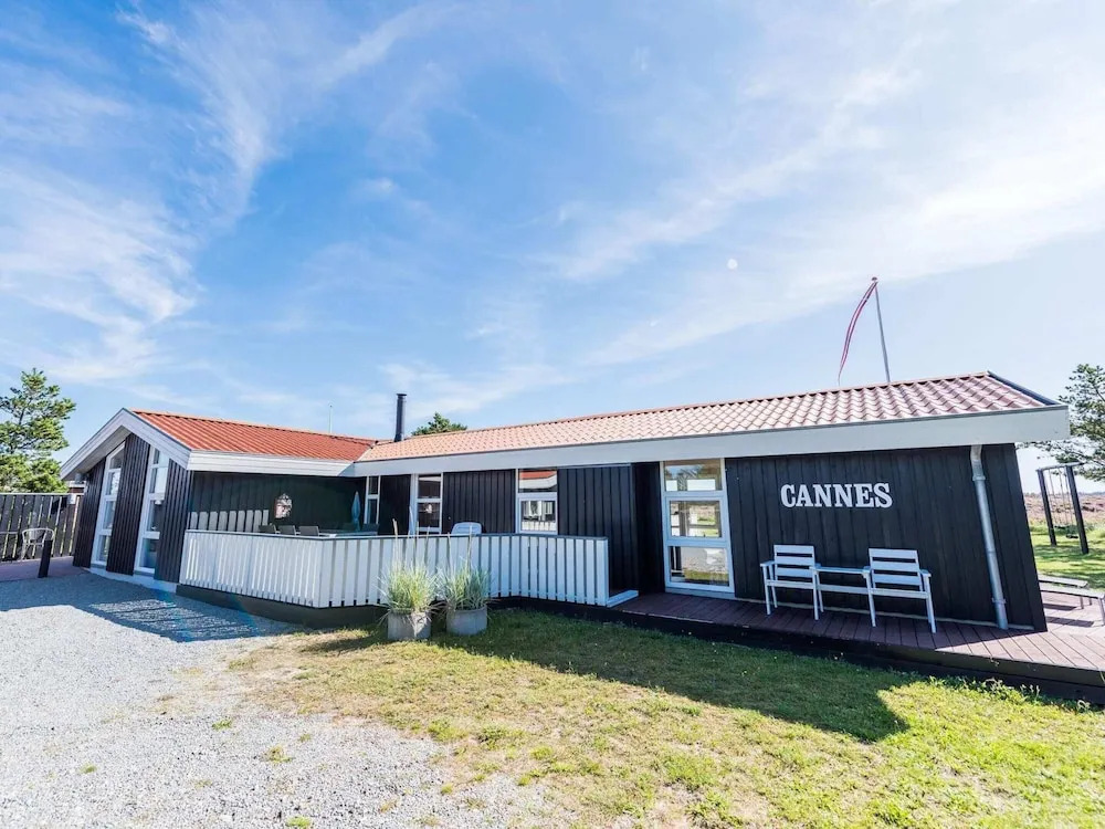 6 Person Holiday Home in Henne