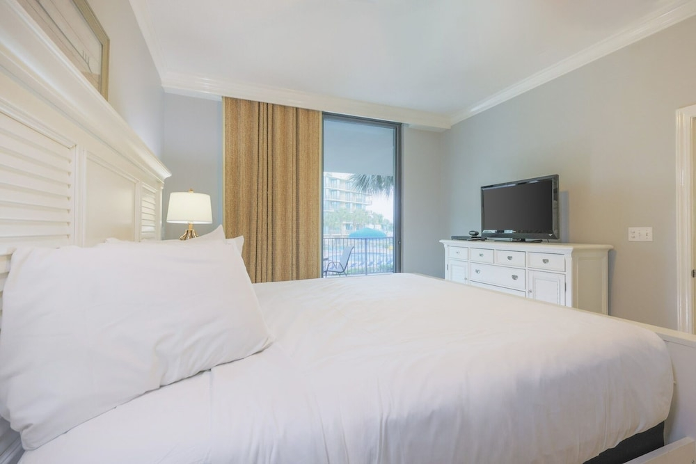 Phoenix On The Bay 1111 3 Bedroom Condo