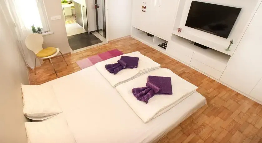 Flory Apartment