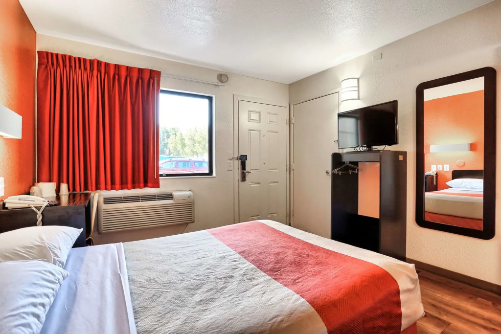 Super 8 by Wyndham Walnut Creek