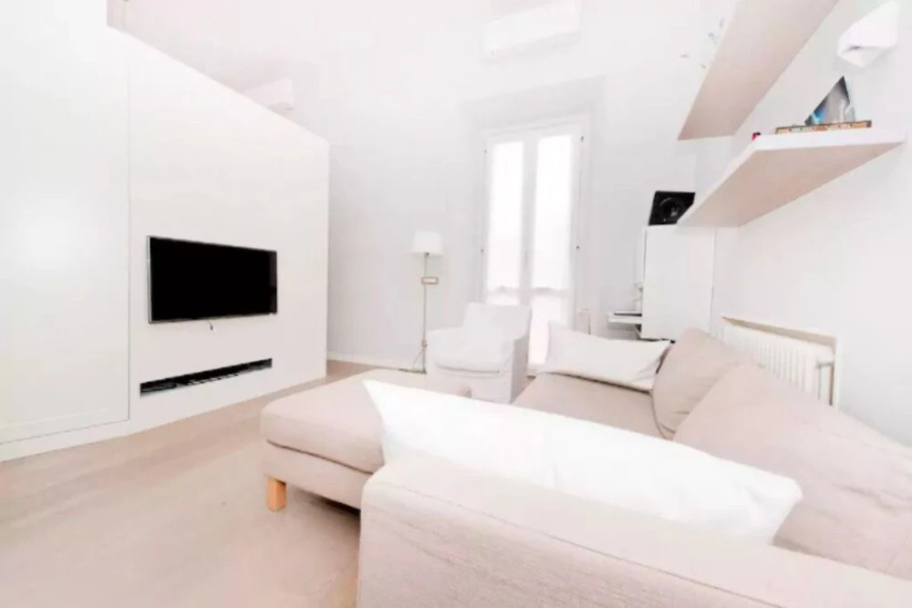 Modern and Beautiful 2 bed Flat Near the Colosseum