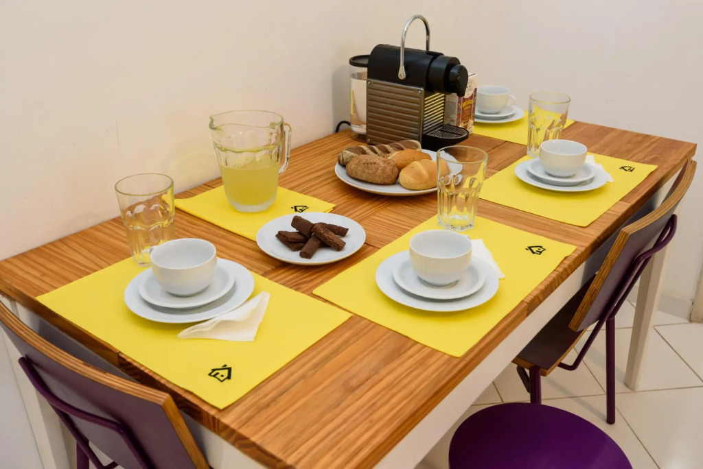 Apartment Leblon 2 Bedrooms Well Decorated Space and in Great Location Cavirio Cg103