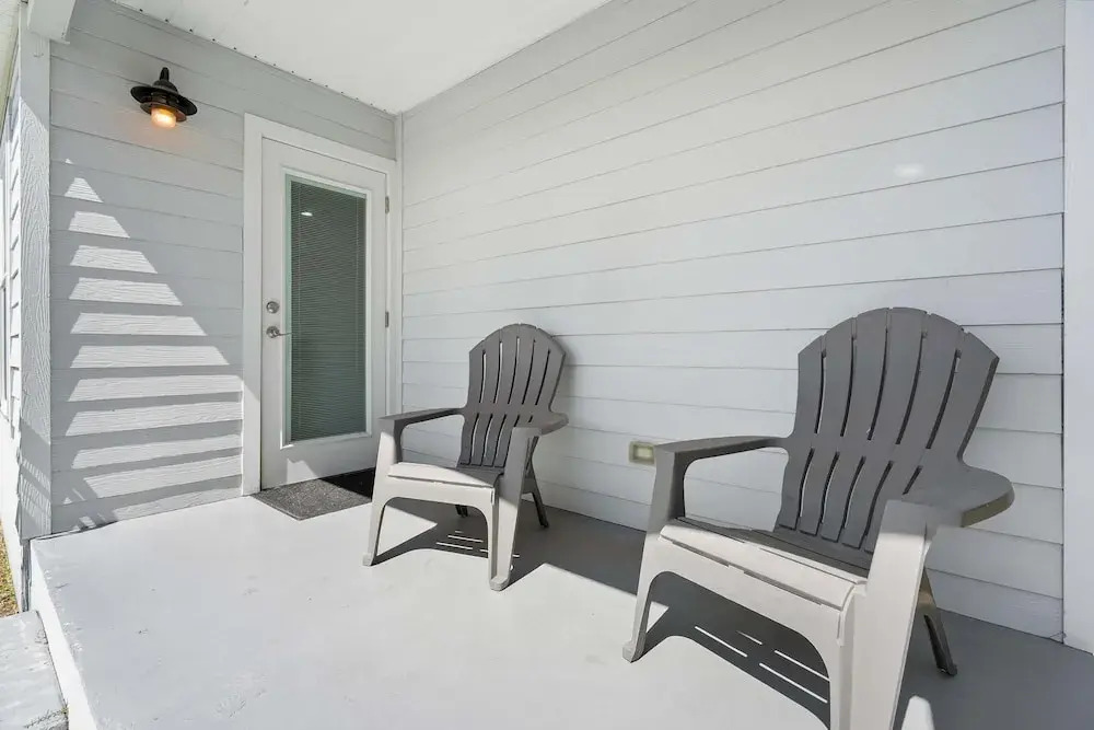 5 Minutes to Beach and Downtown Fire pit Grill