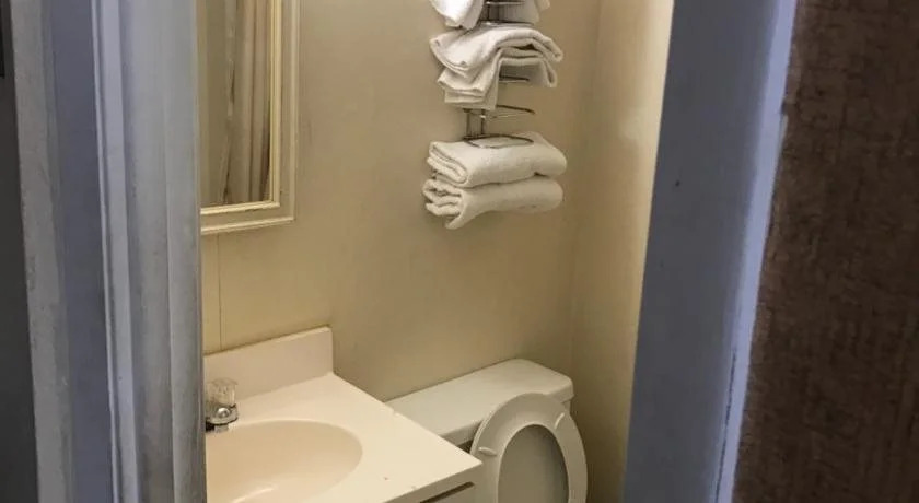 Home Town Inn