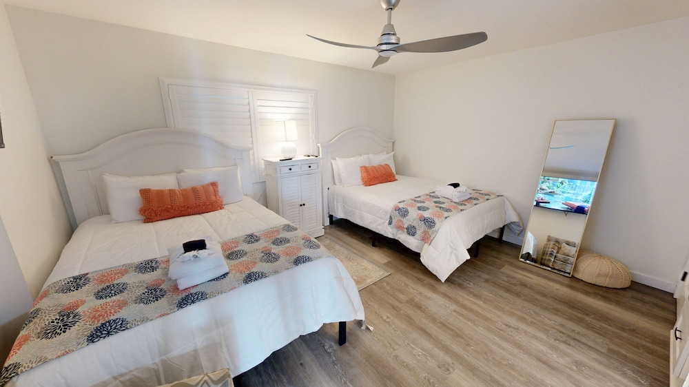 Shoreline Towers 1044 2 Bedroom Condo