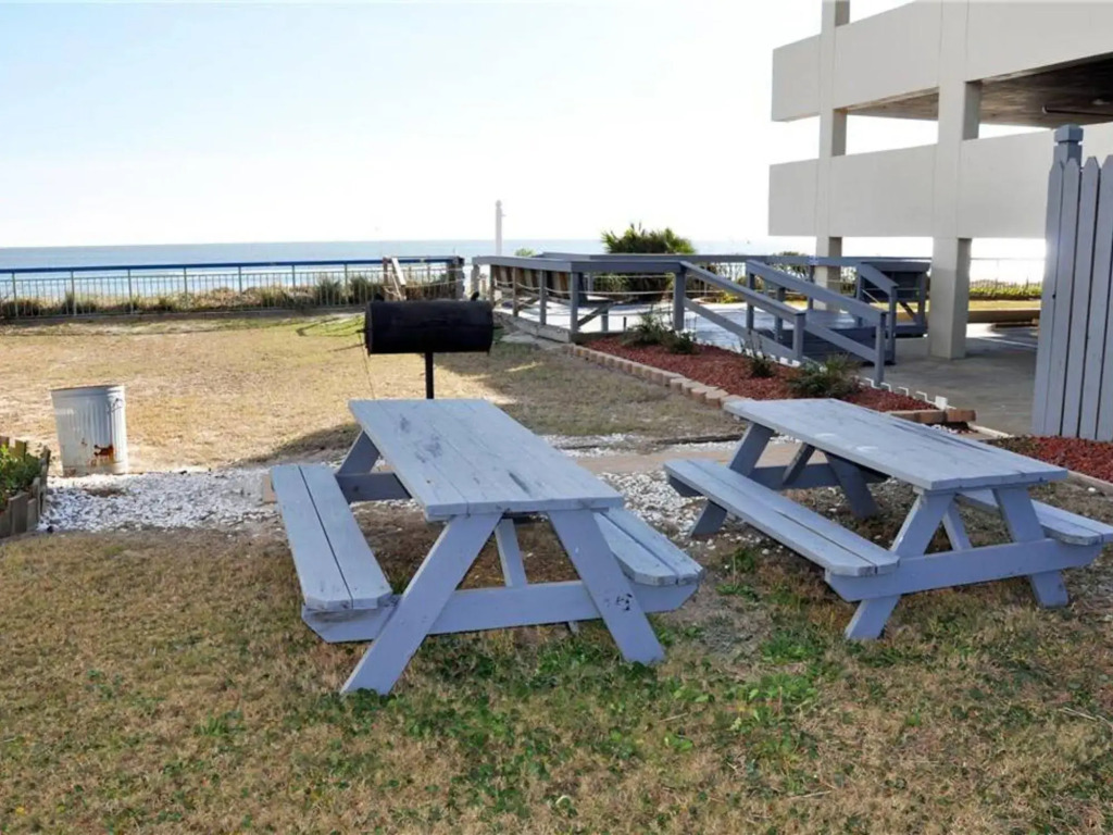Oceans by Elliott Beach Rentals