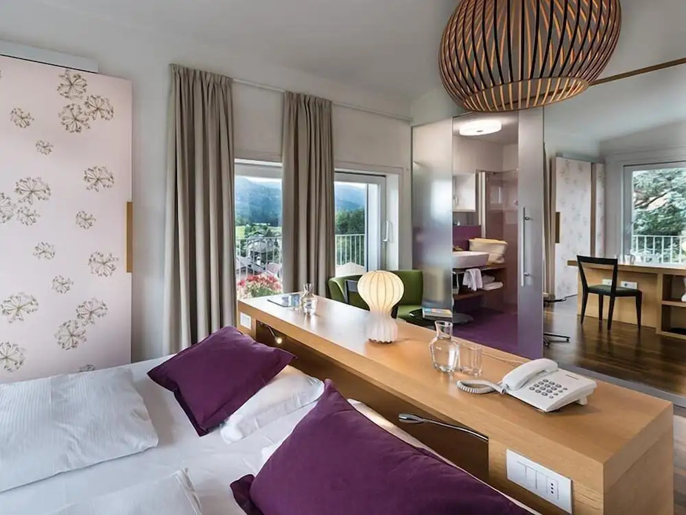 Azalea Park Hotel
