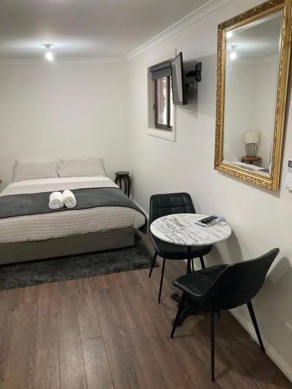 Gleeson St Guest Bungalow