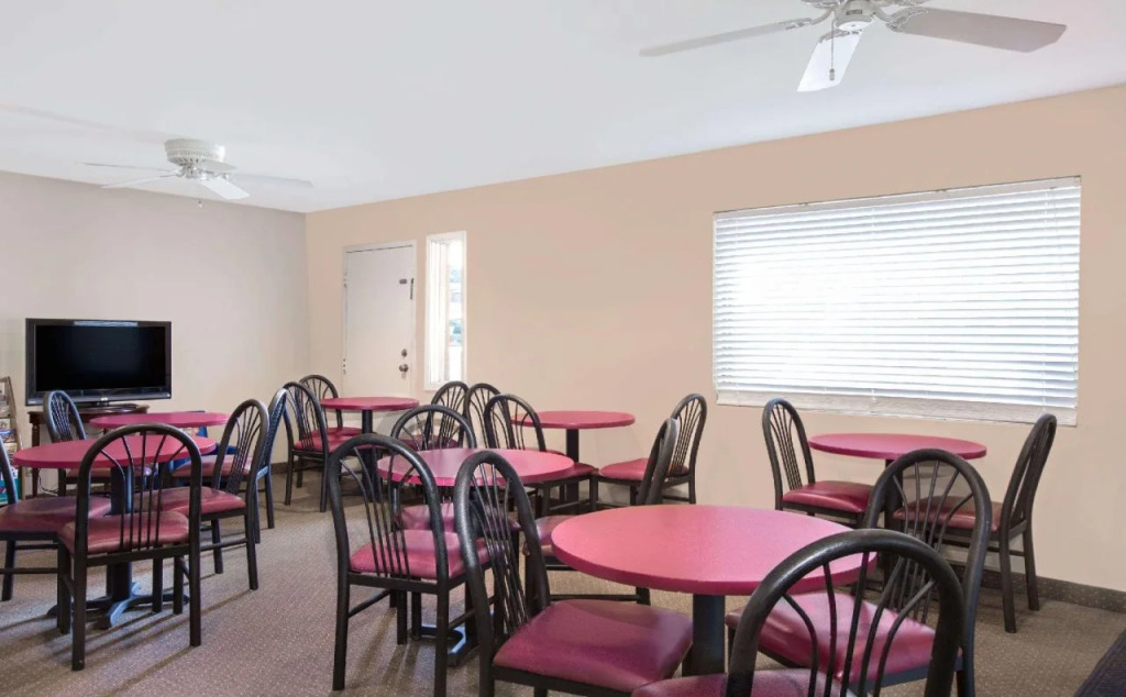 Travelodge Lafayette