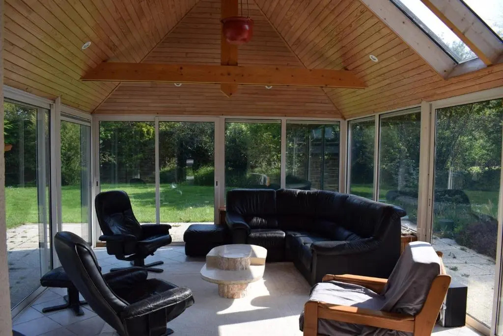 Villa de plain-pied avec WIFI, piscine privée sous abris haut à PLEUMEUR-BODOU - Ref 461