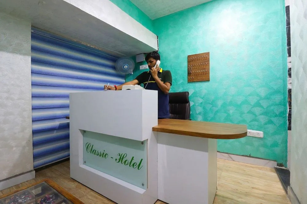 Classic Hotel @ Walk in Nizamuddin Railway Station