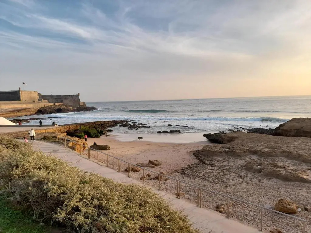 Carcavelos Surf Beach House
