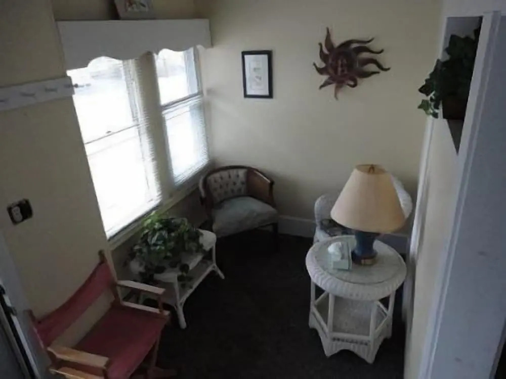 Sandpiper Beachfront Motel
