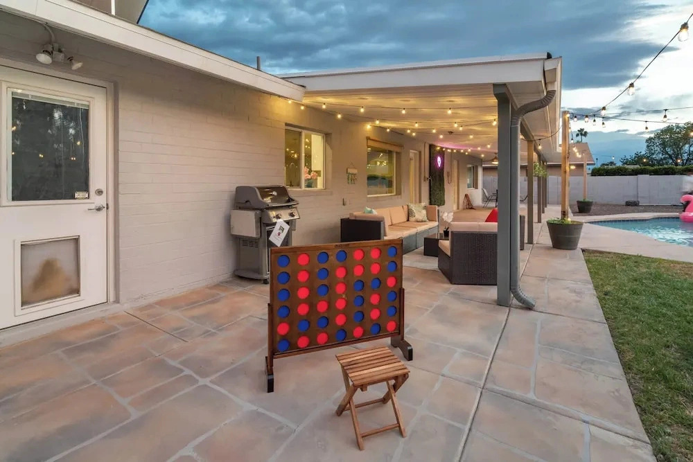 Spacious Scottsdale Retreat With Pool