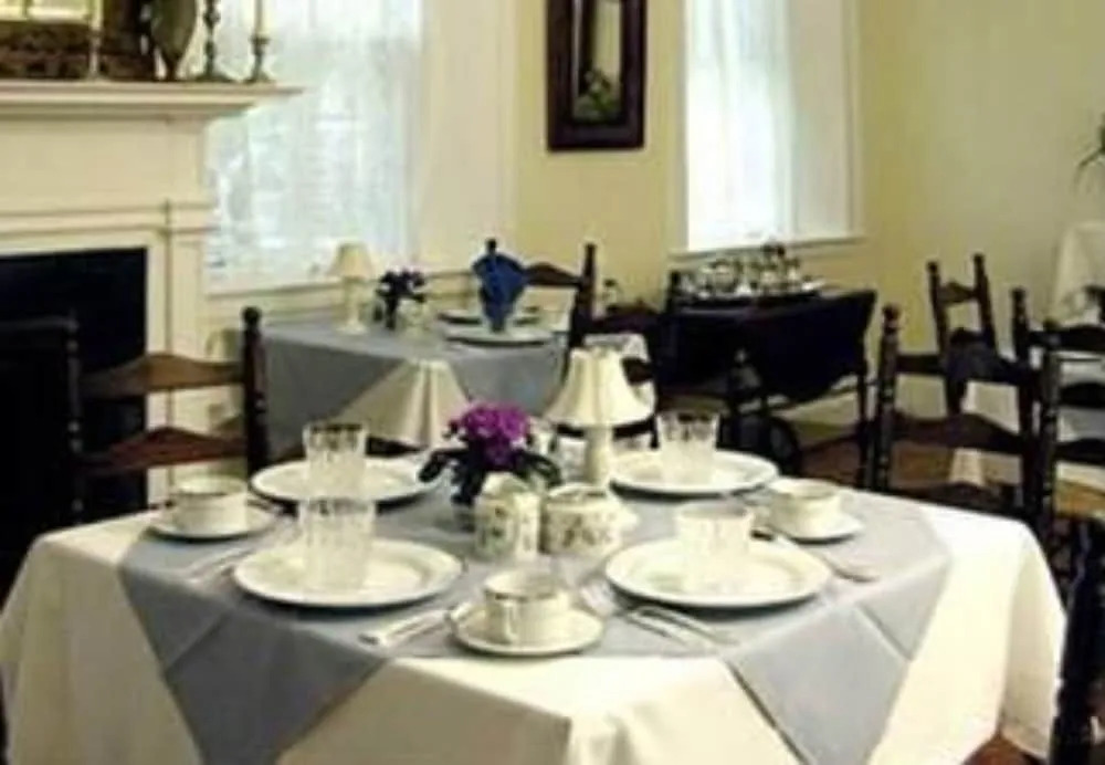 Federal House Inn