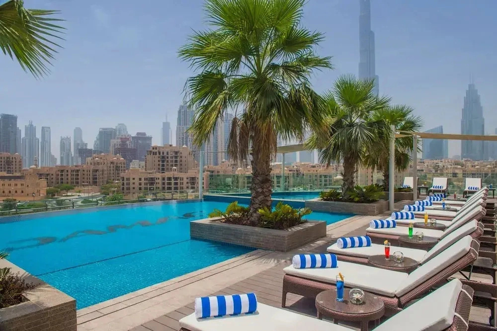 Maison Privee - Dazzling Downtown Retreat w/ Panoramic City Views