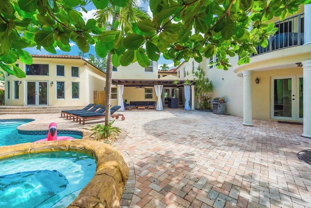 Villa Justina by Rove Villa W/pool & Hot Tub