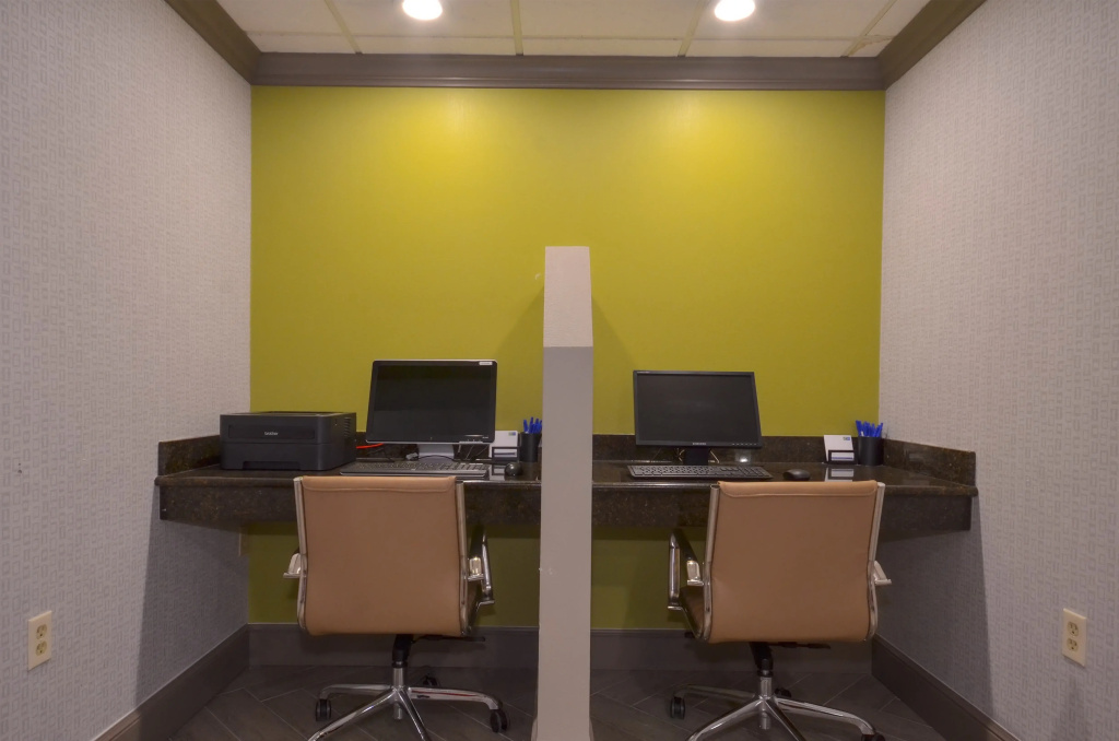 Holiday Inn Express & Suites Fayetteville University of Arkansas Area by IHG