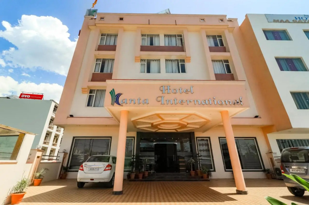 OYO 4690 Hotel Kanta International