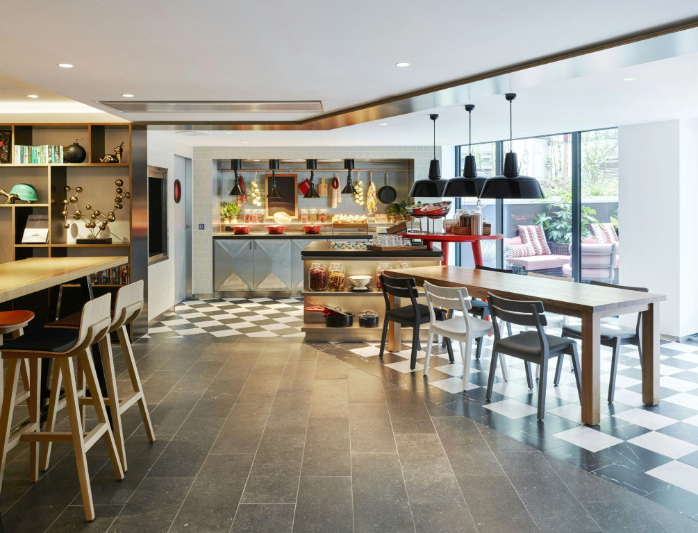 Отель citizenM Paris Champs-Élysées