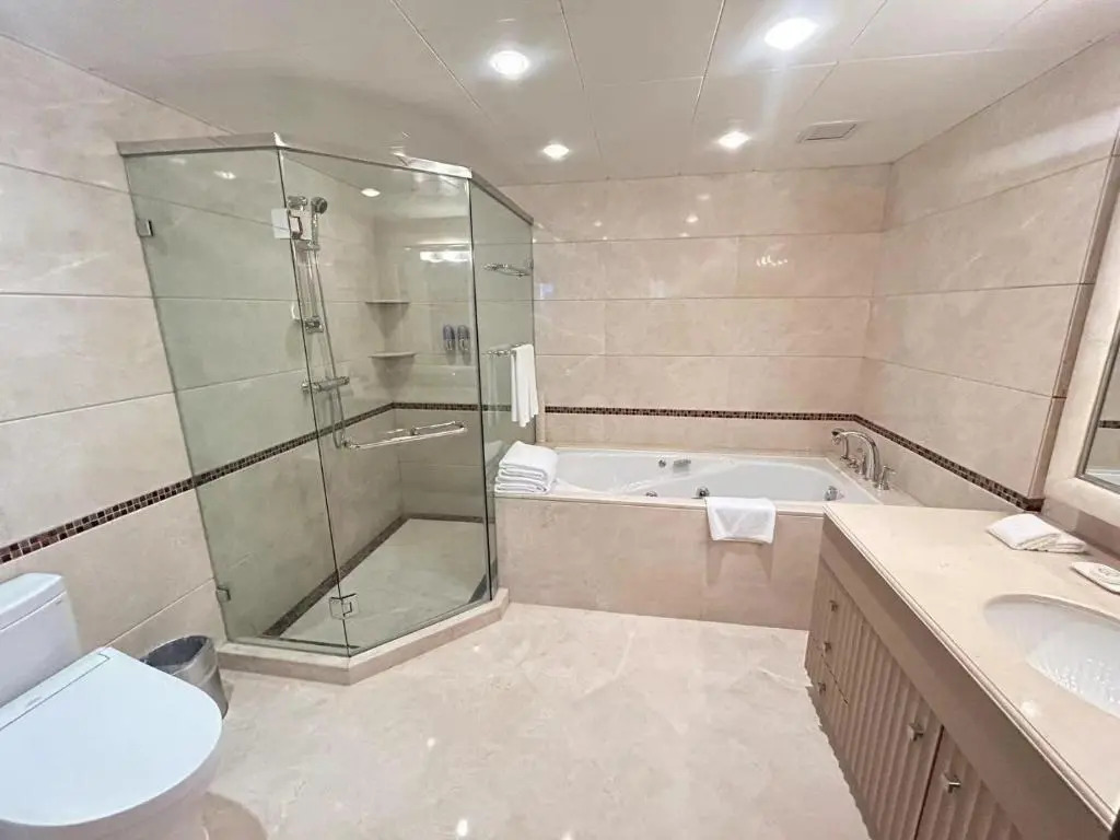 Shanghai Centre Serviced Apartment