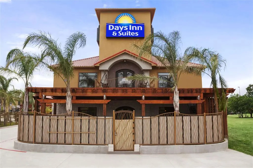Days Inn & Suites Houston North-Spring