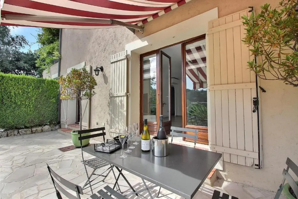 Superbe Appart de 50 m2 face au vieux village