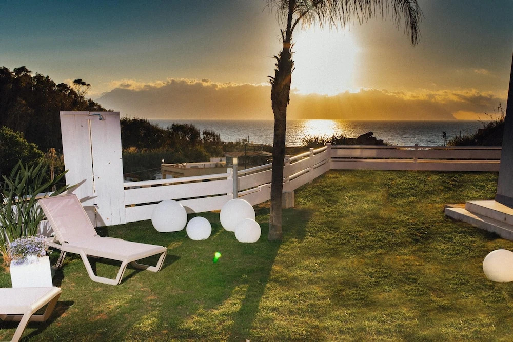 House With 3 Bedrooms in Balestrate, With Wonderful sea View, Enclosed Garden and Wifi - 100 m From the Beach