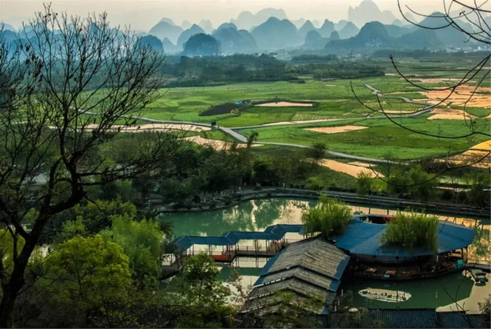 Misty Wonderland ,Yangshuo Xingping