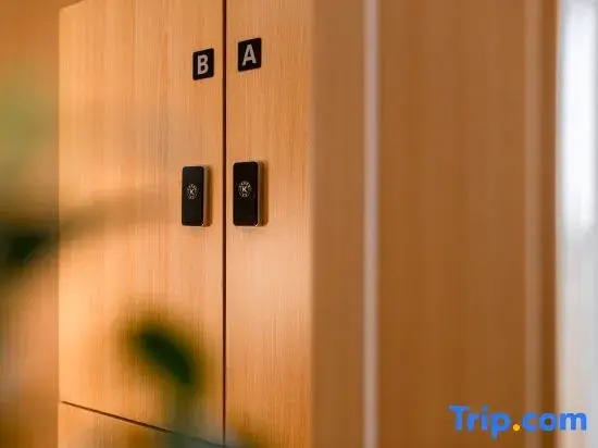 Kepler Planet Youth Hostel (Hangzhou Wulin Square Baoshanqiao Metro Station)
