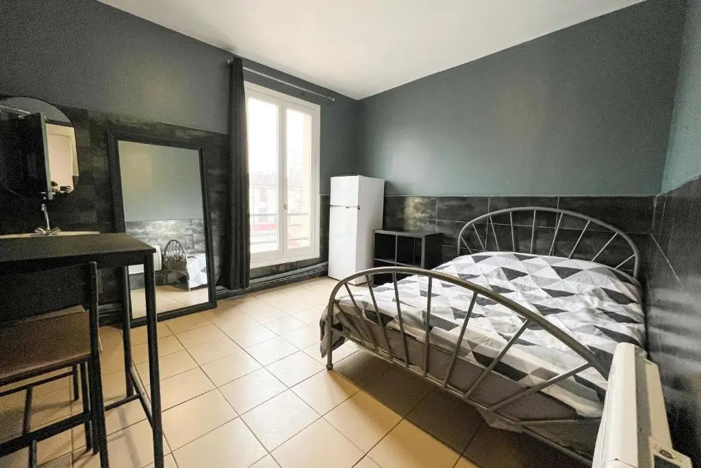 07 - Chambre proche Paris et Transports avec TV WIFI