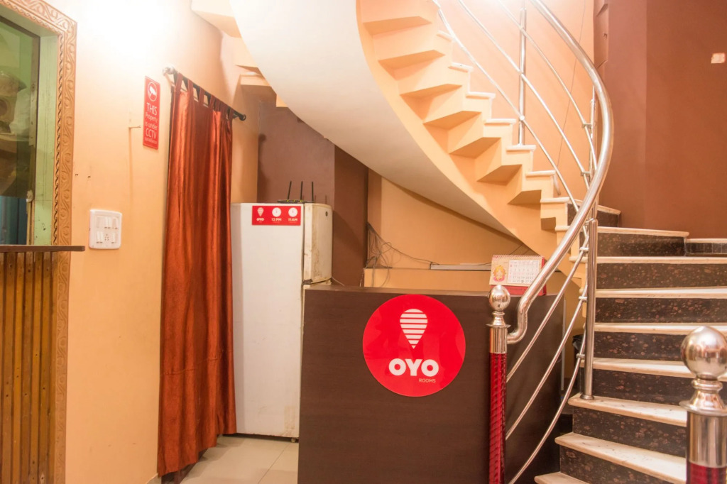 OYO 7533 Rossa Hospitality CL 164