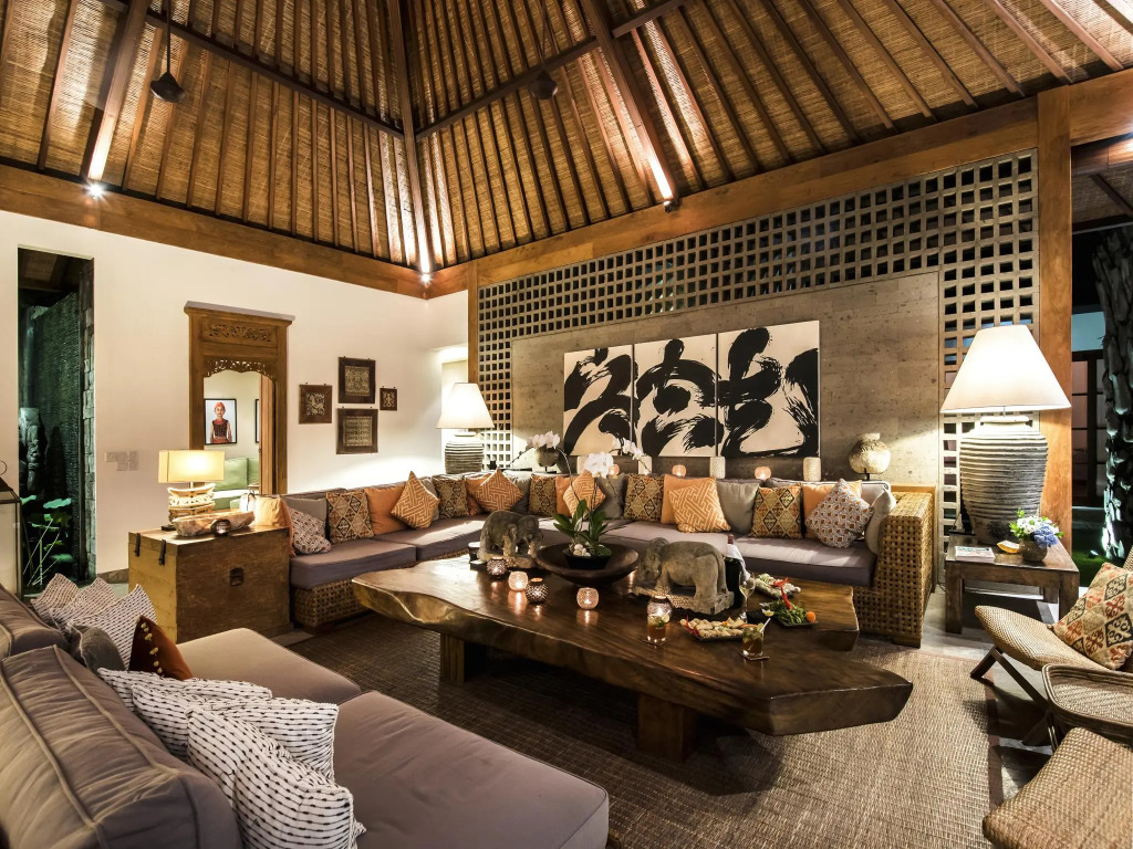 Villa Tiga Puluh, 7 Bedrooms Private Villa in Seminyak