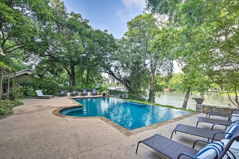 4-season Boathouse, Hot Tub! Guadalupe River Oasis