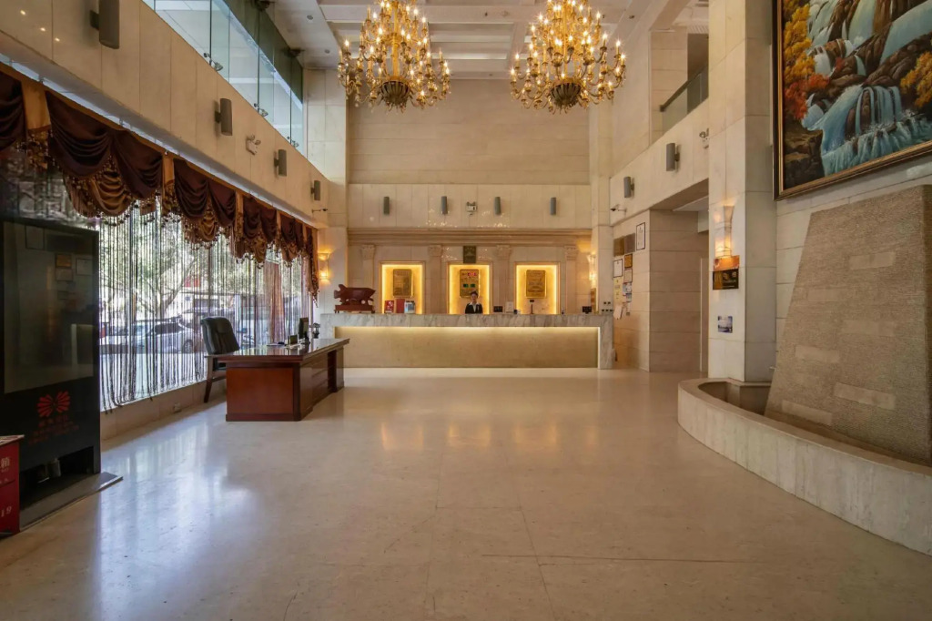 Yilong Hotel