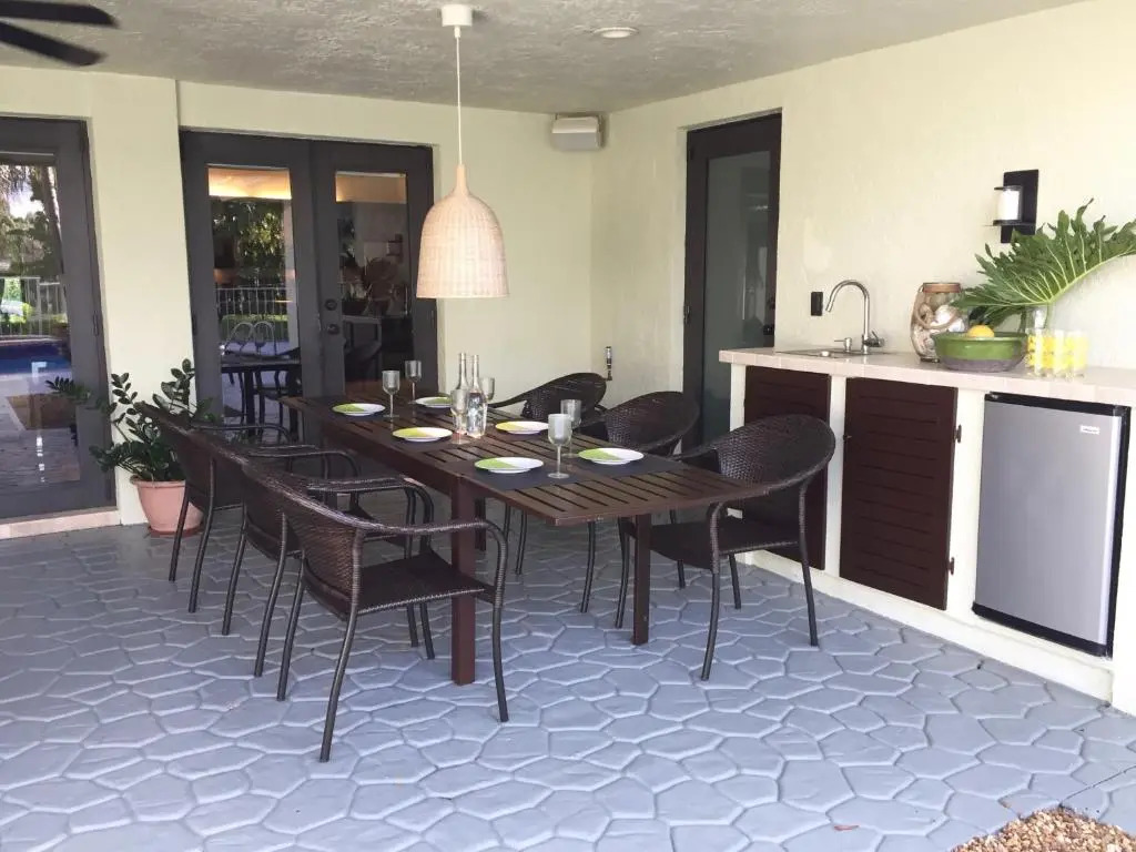 Dolphin Retreat - East Boca Raton