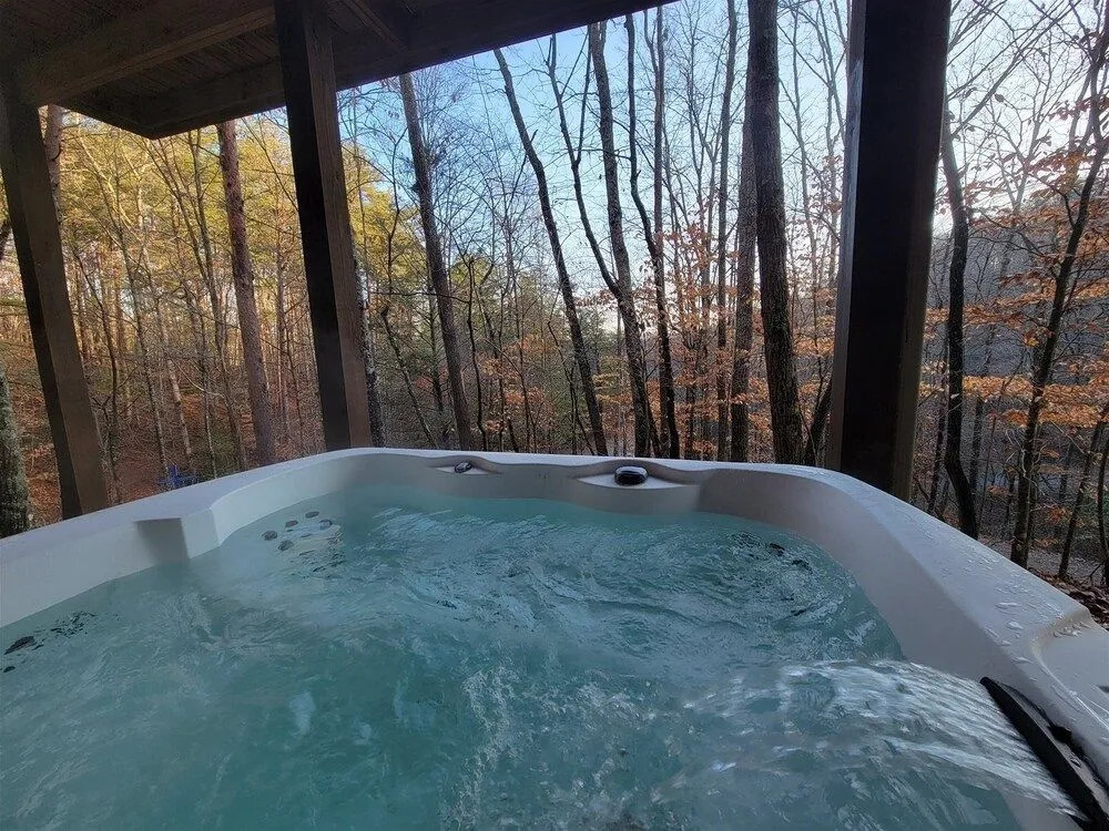 Whispering Creek Lodge - Blue Ridge